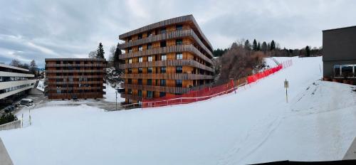 Ski-in Ski-out Ferienwohnung right by the slopes & lifts - 3-room Stenna Selva apartment