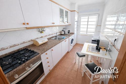 David's Apartment - Sunny Beachside Escape