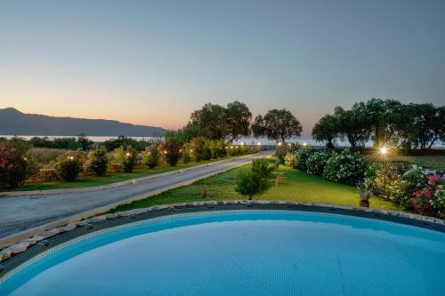 New Beachfront villa Six Stars in Chania,close to the beach & amenities