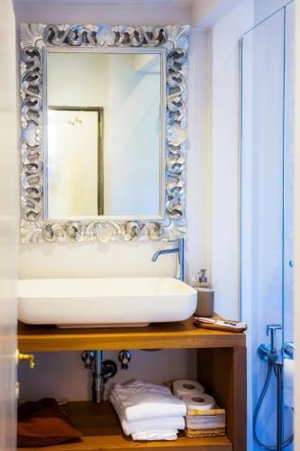 Arno Charm Stay - San Frediano - Florence Italy