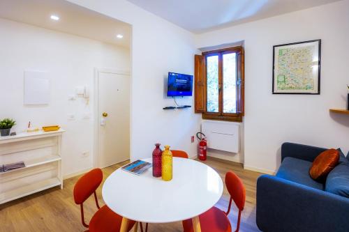 Arno Charm Stay - San Frediano - Florence Italy
