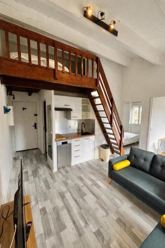 Appartement avec loggia et mezzanine, bord de mer, 4 personnes