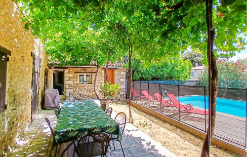 4 Bedroom Gorgeous Home In Pujaut