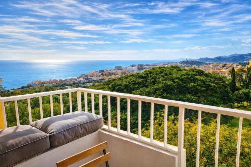 Vistas al Mar al Atardecer x Terraza Privada con Parking x Playa Cerca