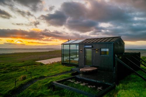 Panorama Glass Lodge WEST