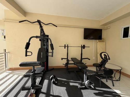 Sporto salė apgyvendinimo įstaigoje 360 RokView Suites 3BR Spacious