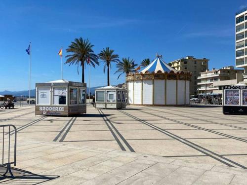 T2 lumineux au port, climatisation, loggia avec vue, parking inclus