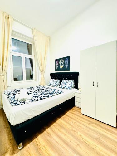 Spacious Private Rooms in 5BR Apartment Near Atzgersdorf Station
