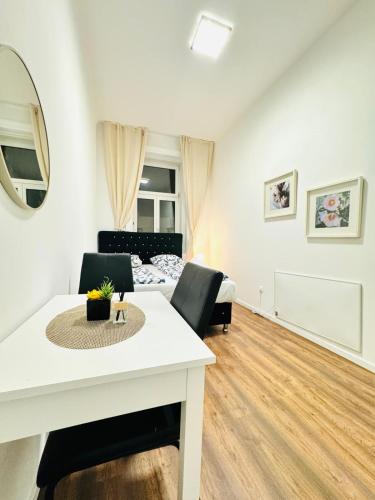 Spacious Private Rooms in 5BR Apartment Near Atzgersdorf Station