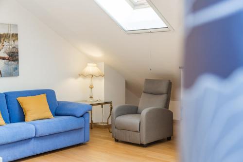 Romantic Navigli Attic Free Garage 255 x 520 cm