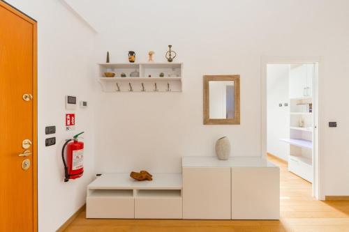 Romantic Navigli Attic Free Garage 255 x 520 cm