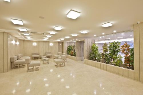 Un lugar para sentarse en Scenaria Hotel - Navrangpura, Ahmedabad