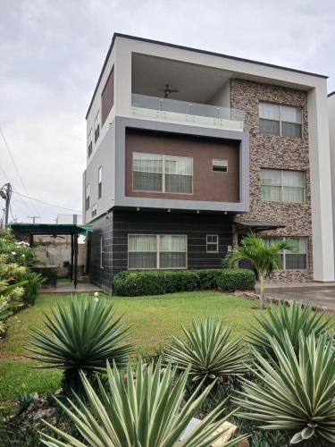 Akwaaba8 Near Beach & Airport