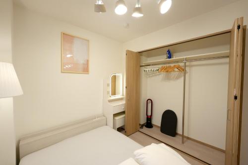 New OPEN!難波まで電車で5分!花園町駅徒歩1分!ホテルリネン使用 405