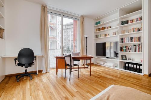 Just Urban Stays - Exclusive 1BR City Center with Balcony