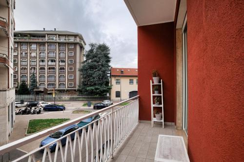 Just Urban Stays - Exclusive 1BR City Center with Balcony