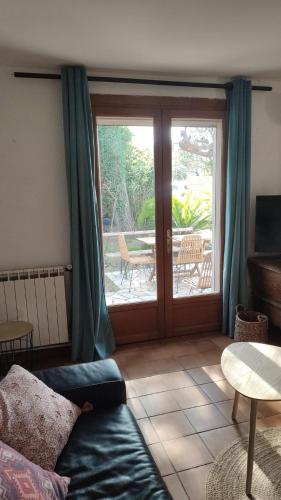Charmante maison 2 chambres proche du centre jardin