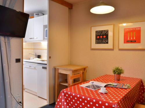 Studio divisible chaleureux · 4 pers · Accès pistes · Balcon