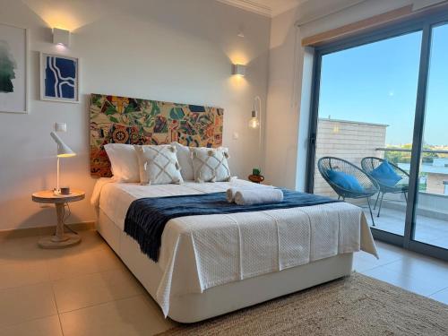 Beautiful Family House in Albufeira T2 Pool and Garage
