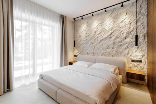 Imperial Residence - design aparthotel in city center, private parking
