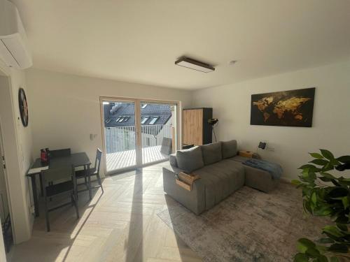 Bright apartment with terrace near Schönbrunn
