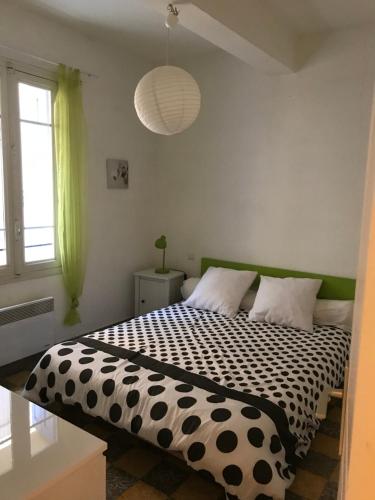 เตียงในห้องที่ Collioure