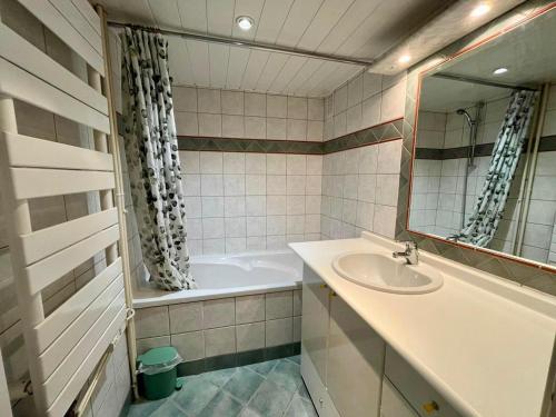 T2 Sud ski au pied, balcon, TV, linge inclus