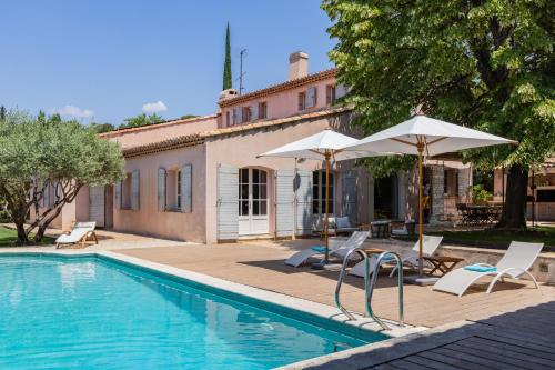 Absolutely quiet Provencal villa with swimming pool