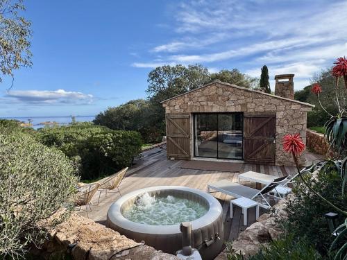 Casetta di Asciaghju, suite avec jacuzzi privé et accès direct aux plages