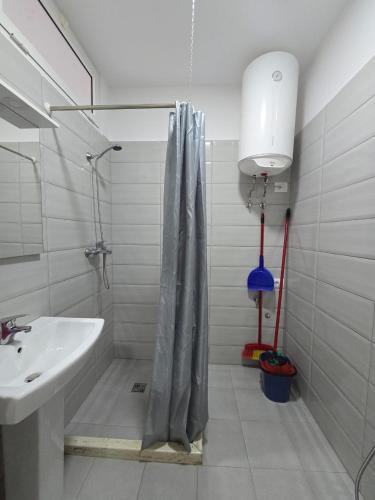 Bilik mandi di DELUXE Studio A