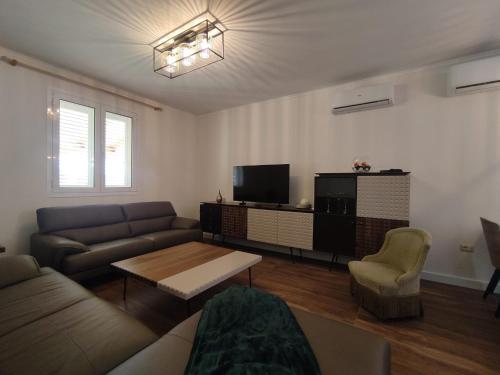 Ruang duduk di Sunny Hill Villa
