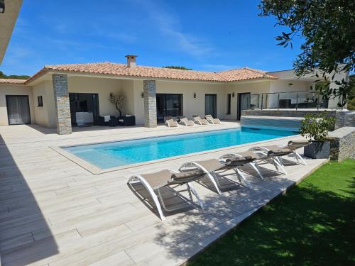 Villa Luxueuse avec piscine privee chauffee