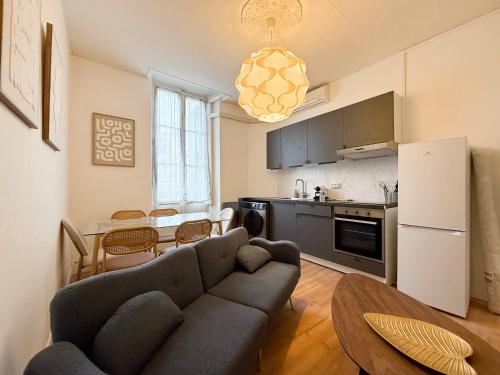 Stylish 3-Bedroom Cannes Apartment - Steps from Palais des Festivals - ID 310