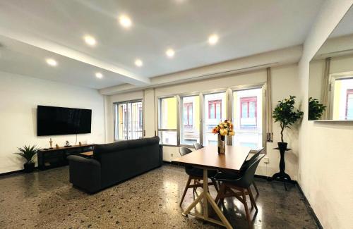 Alicante, Rue Piétonne ,Plage, Climatisation