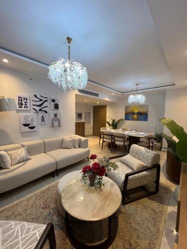 ZED Towers Luxury - 2Bed - Maid Room - Open View - Free Parking