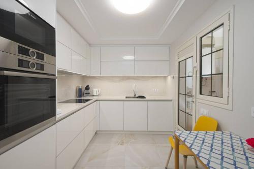 Luxury 2BR Ocean views Heated pool Garage