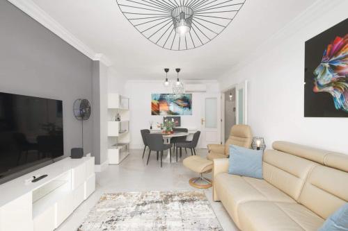 Luxury 2BR Ocean views Heated pool Garage