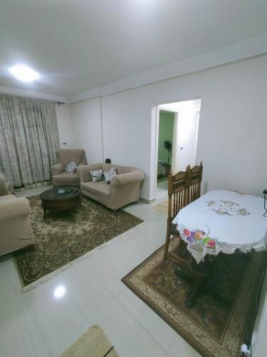 Immaculate 2 Bedroom Flat-Minutes Walk To The Sea