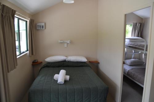 A room at Waitomo TOP 10 Holiday Park