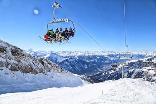 Hotel Quellenhof Leukerbad photo 3