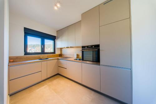 Zagreb 218 - 2 Bedrooms - Loggia - Garage - New - Apartment - Flexible Keybox Entry - Modern - Monthly Rent - WiFi