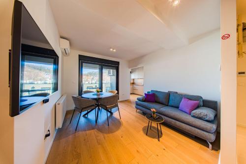 Zagreb 218 - 2 Bedrooms - Loggia - Garage - New - Apartment - Flexible Keybox Entry - Modern - Monthly Rent - WiFi