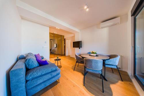 Zagreb 218 - 2 Bedrooms - Loggia - Garage - New - Apartment - Flexible Keybox Entry - Modern - Monthly Rent - WiFi