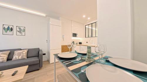 Style and Comfort in Latina, Home for 4