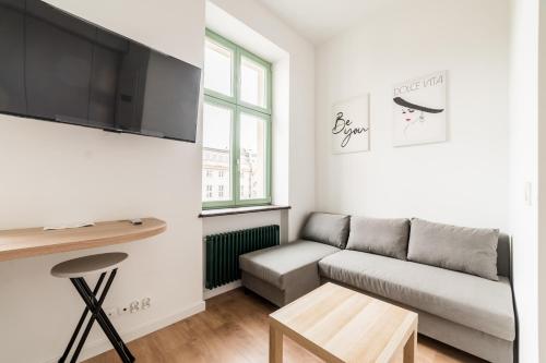 Kościuszki 73 City Center Studio by BookingHost