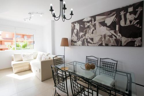 Piso amplio y luminoso pegado al mar