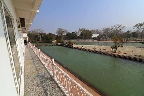 Jaswinder Bhawan - By The Ganges photo 3