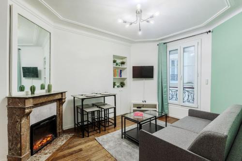 Tres Bel appartement 6P plein coeur du 18eme