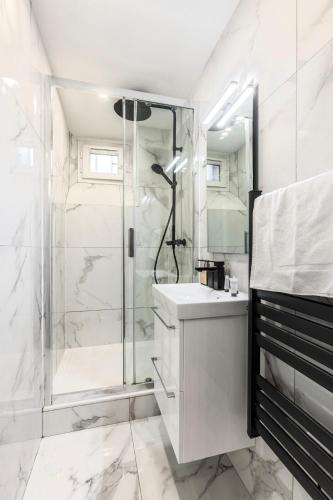 Tres Bel appartement 6P plein coeur du 18eme