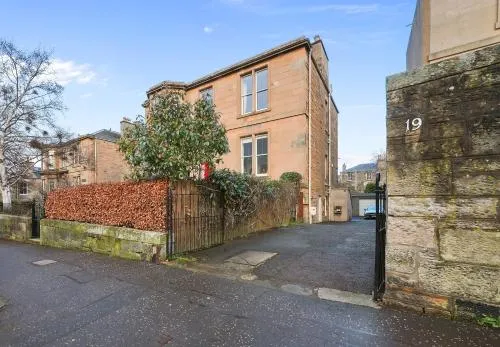 Merchiston 1 Room in Shared Apartment with Parking - Edinburgh photo 1